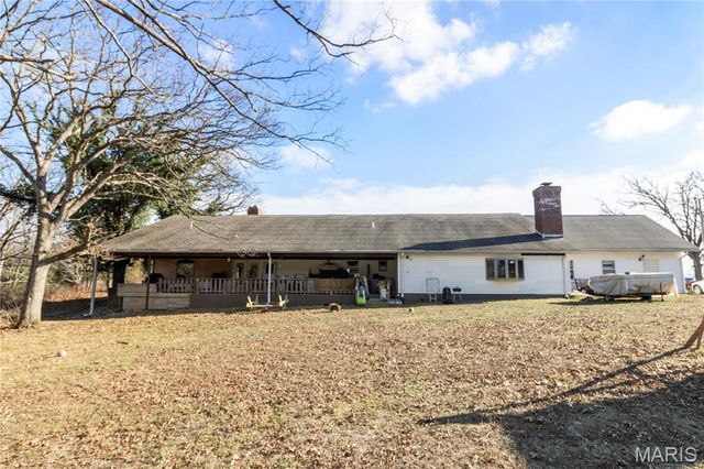 2707 N Service Road W, St Clair, MO 63077