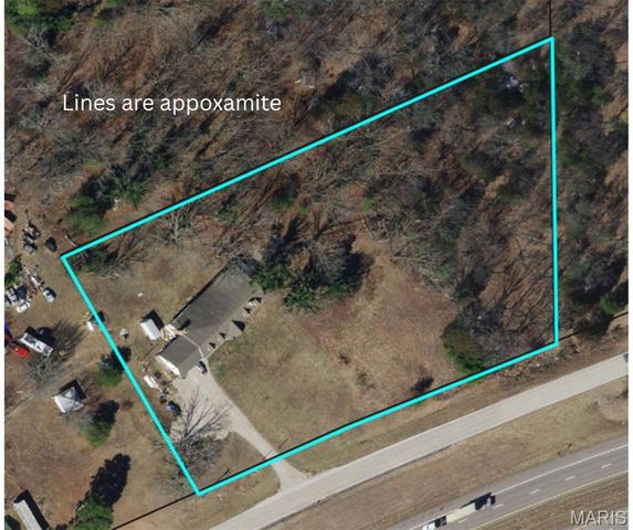 2707 N Service Road W, St Clair, MO 63077