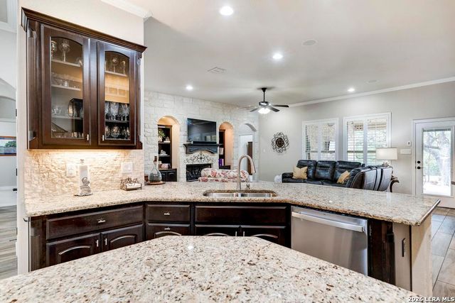 30172 Setterfeld, Fair Oaks Ranch, TX 78015