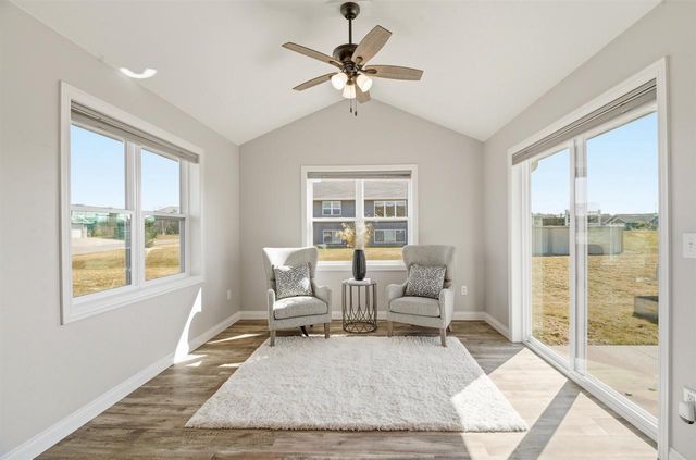 204 ZACHAREY COURT, New London, WI 54961
