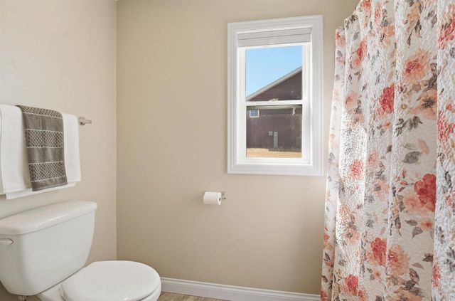 204 ZACHAREY COURT, New London, WI 54961