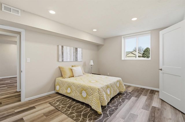204 ZACHAREY COURT, New London, WI 54961