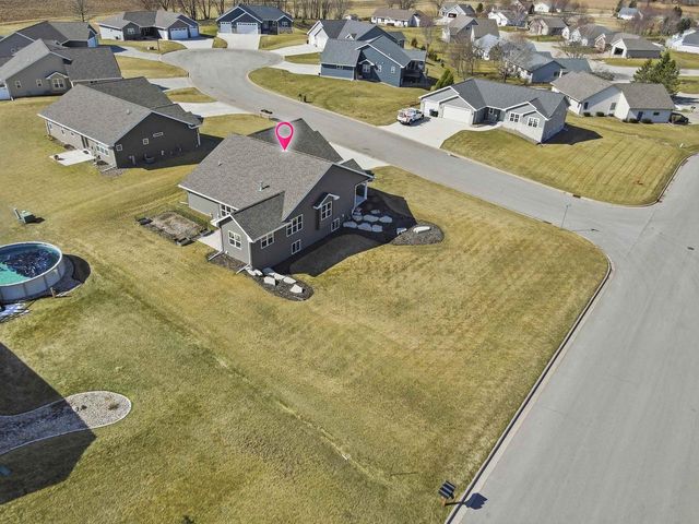 204 ZACHAREY COURT, New London, WI 54961
