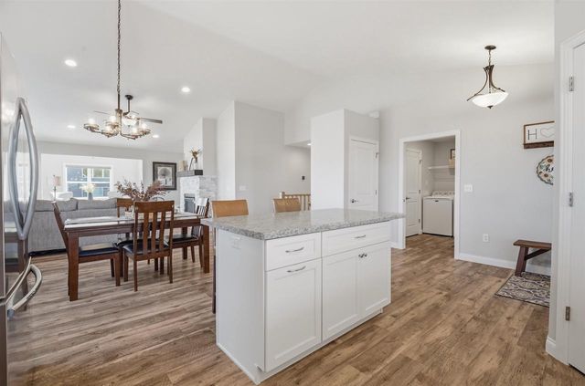 204 ZACHAREY COURT, New London, WI 54961