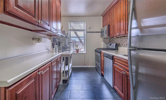 74-45 Yellowstone Boulevard 4H, Rego Park, NY 11374