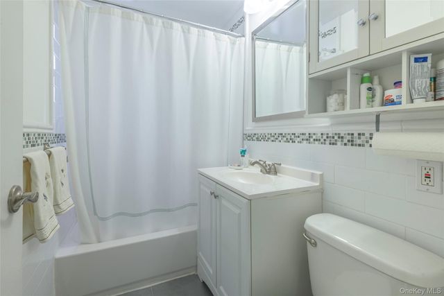 74-45 Yellowstone Boulevard 4H, Rego Park, NY 11374