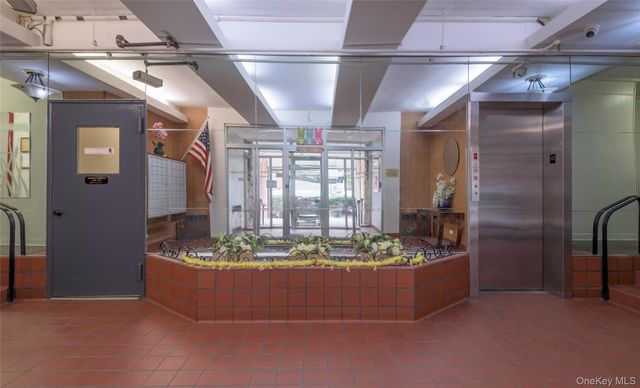 74-45 Yellowstone Boulevard 4H, Rego Park, NY 11374