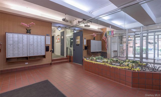 74-45 Yellowstone Boulevard 4H, Rego Park, NY 11374