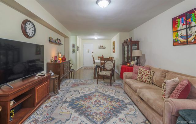 74-45 Yellowstone Boulevard 4H, Rego Park, NY 11374