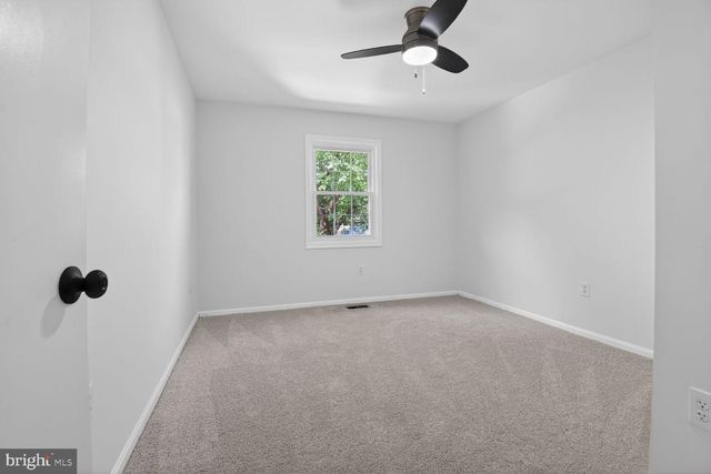 8715 BRETTON WOODS DR, Manassas, VA 20110