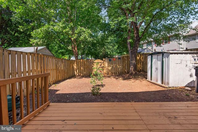 8715 BRETTON WOODS DR, Manassas, VA 20110