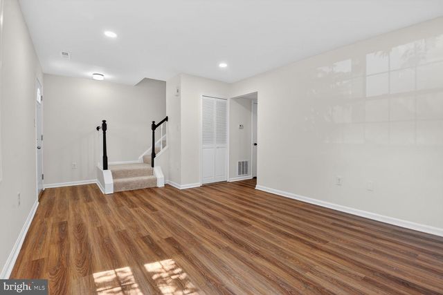 8715 BRETTON WOODS DR, Manassas, VA 20110