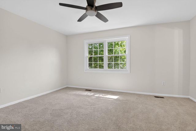 8715 BRETTON WOODS DR, Manassas, VA 20110
