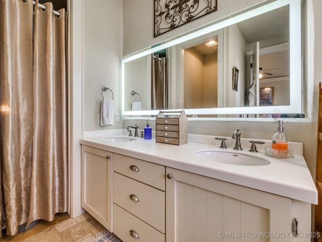 55 Boardwalk, Carlton Landing, OK 74432