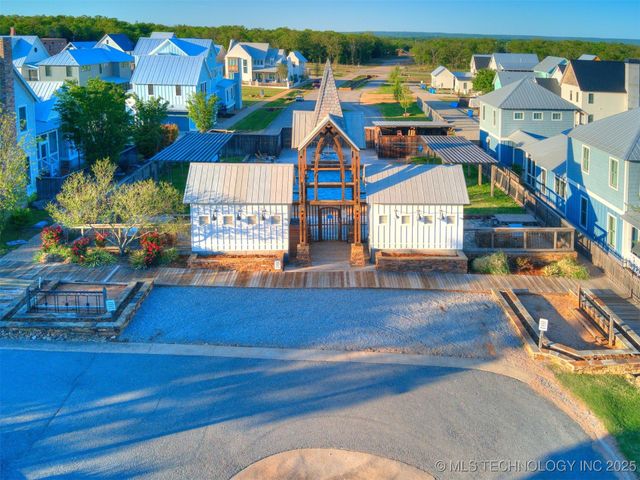 55 Boardwalk, Carlton Landing, OK 74432