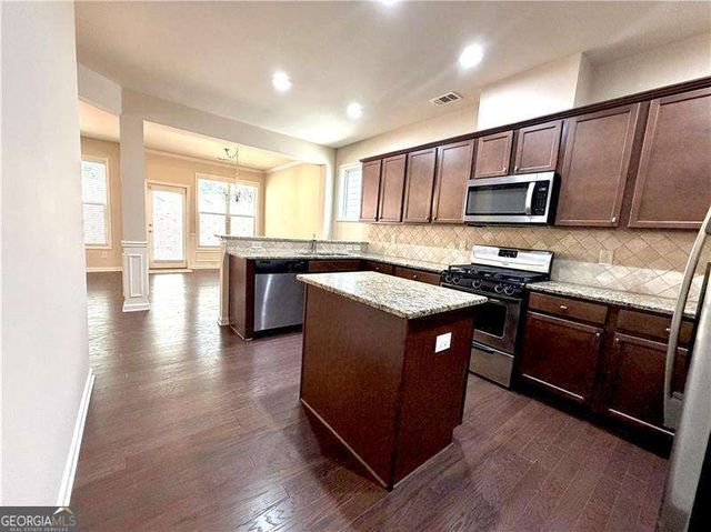 6215 Crested Moss Drive, Alpharetta, GA 30004