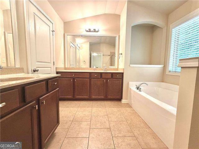 6215 Crested Moss Drive, Alpharetta, GA 30004
