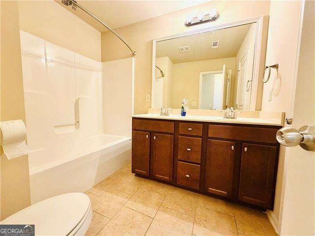 6215 Crested Moss Drive, Alpharetta, GA 30004
