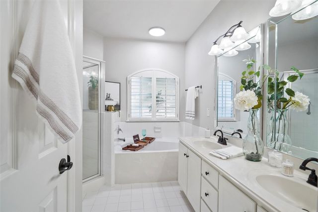 2351 Summit Way Court, Kingwood, TX 77339