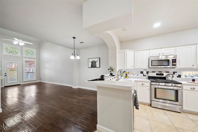 2351 Summit Way Court, Kingwood, TX 77339