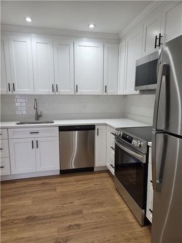 1000 Lexington St 36, Waltham, MA 02452