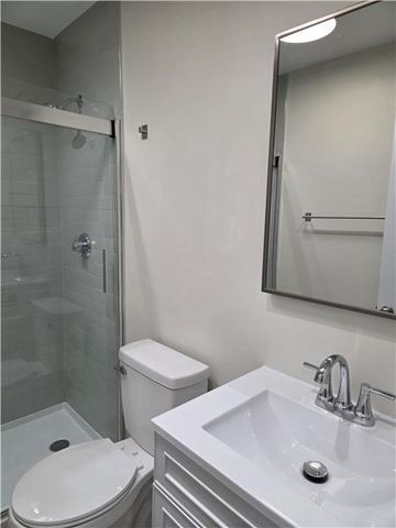 1000 Lexington St 36, Waltham, MA 02452