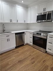 1000 Lexington St 36, Waltham, MA 02452