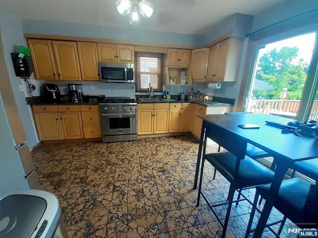 75 PRESTON Street, Ridgefield Park, NJ 07660