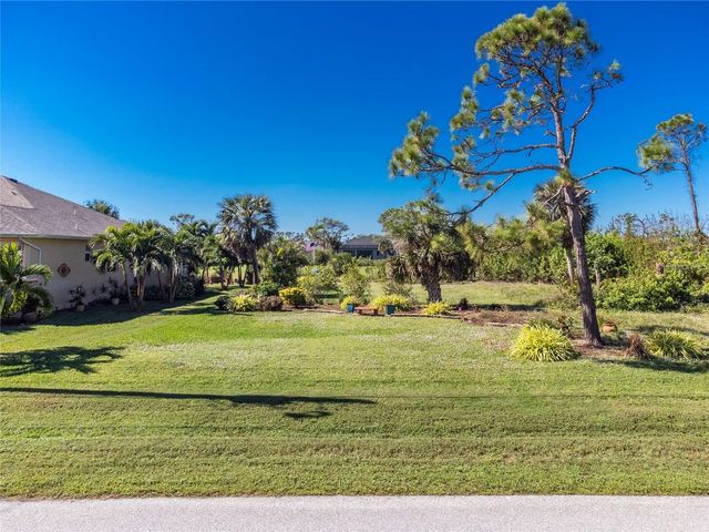 8 PINE VALLEY PLACE, Rotonda West, FL 33947