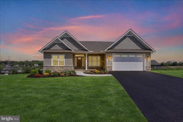 111 STARLIGHT LANE, Lebanon, PA 17046