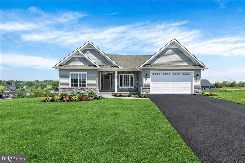 111 STARLIGHT LANE, Lebanon, PA 17046