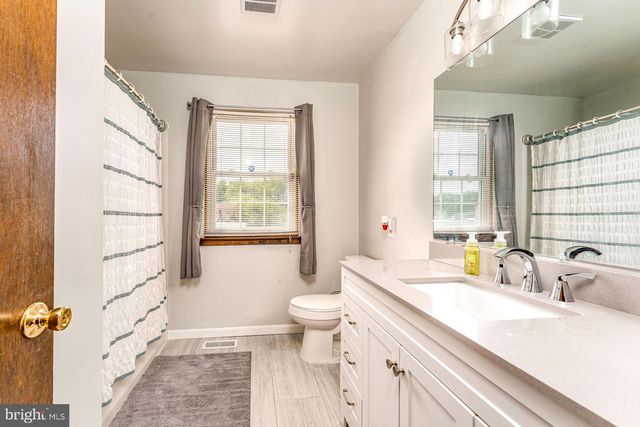 30 HAWTHORNE ROAD, Sicklerville, NJ 08081