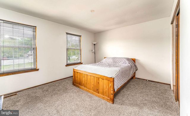 30 HAWTHORNE ROAD, Sicklerville, NJ 08081