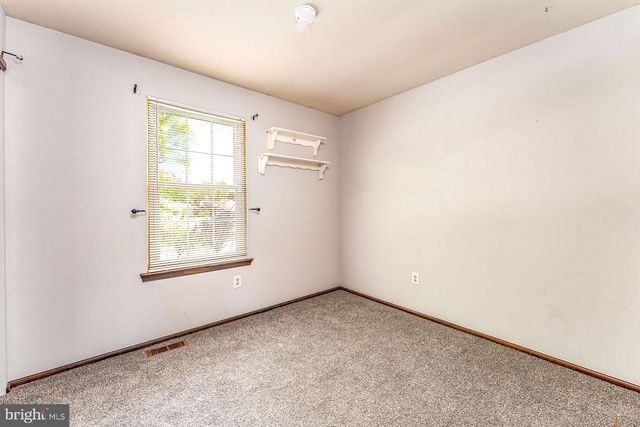 30 HAWTHORNE ROAD, Sicklerville, NJ 08081