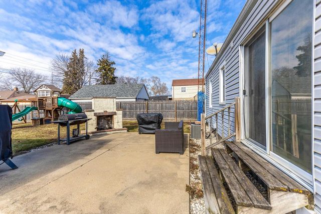 5516 37th AVENUE, Kenosha, WI 53144