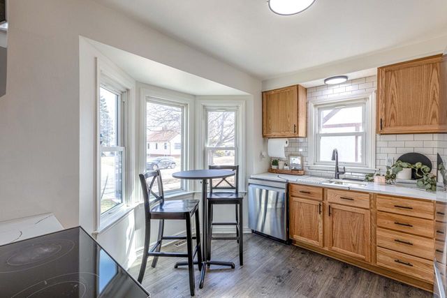 5516 37th AVENUE, Kenosha, WI 53144