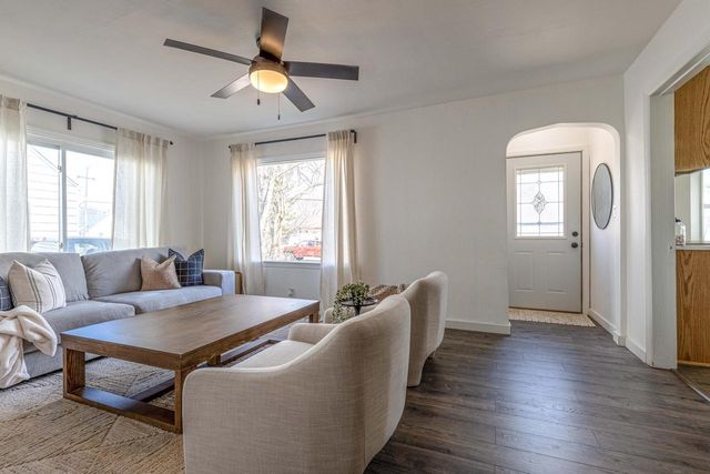 5516 37th AVENUE, Kenosha, WI 53144