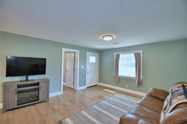 120 MCKEAN STREET, Auburndale, FL 33823