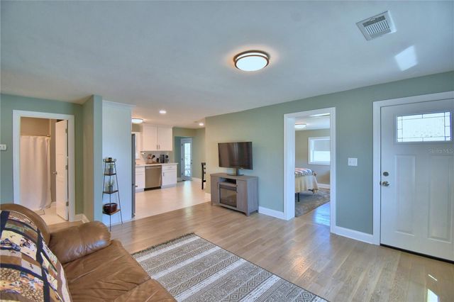 120 MCKEAN STREET, Auburndale, FL 33823