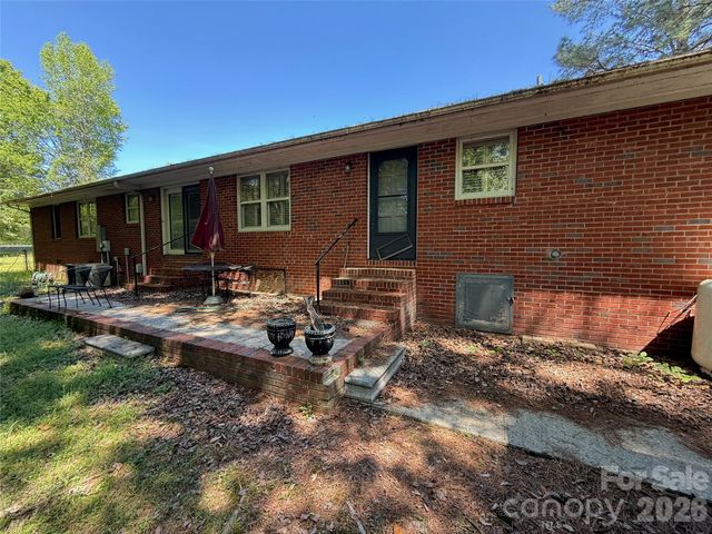 714 Crestmont Drive SE, Concord, NC 28025