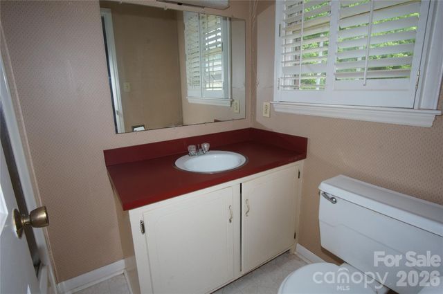 714 Crestmont Drive SE, Concord, NC 28025