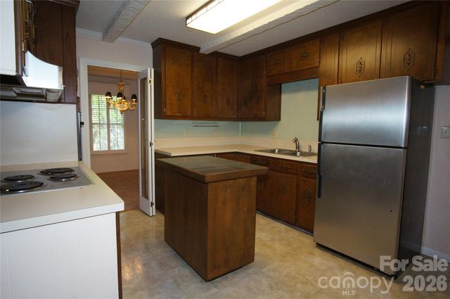 714 Crestmont Drive SE, Concord, NC 28025