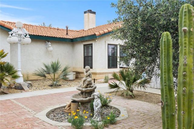 5504 E White Lane, Bakersfield, CA 93307