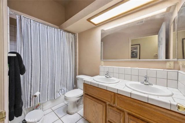 5504 E White Lane, Bakersfield, CA 93307