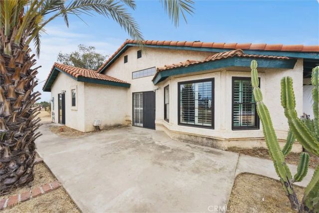 5504 E White Lane, Bakersfield, CA 93307