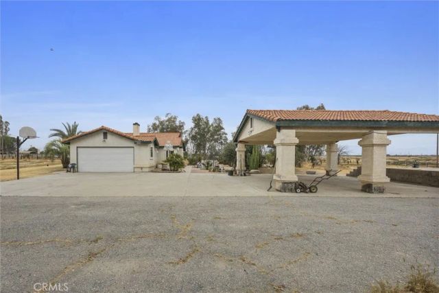 5504 E White Lane, Bakersfield, CA 93307