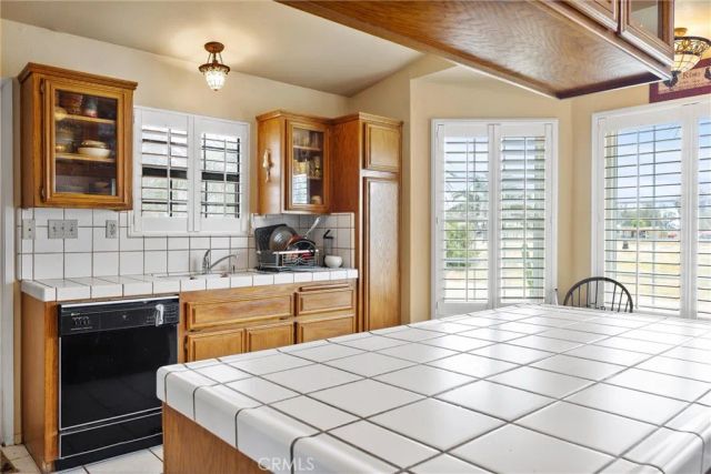 5504 E White Lane, Bakersfield, CA 93307