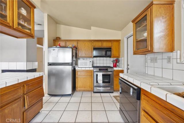 5504 E White Lane, Bakersfield, CA 93307