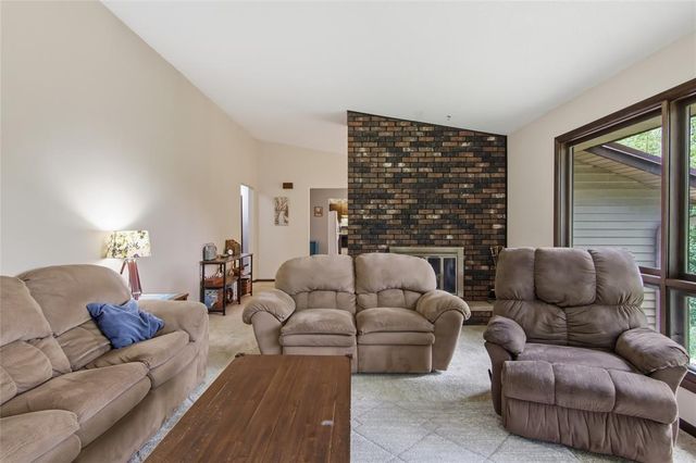E865 Woodridge Drive, Eau Claire, WI 54701