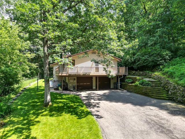 E865 Woodridge Drive, Eau Claire, WI 54701